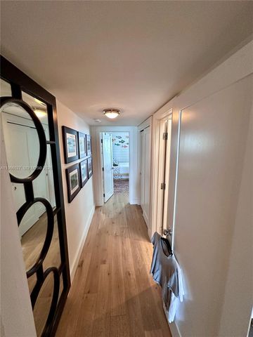 166 HARBOR DR 6B, Key Biscayne, FL 33149