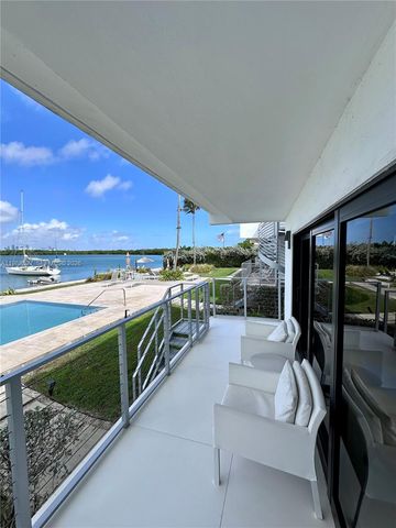 166 HARBOR DR 6B, Key Biscayne, FL 33149