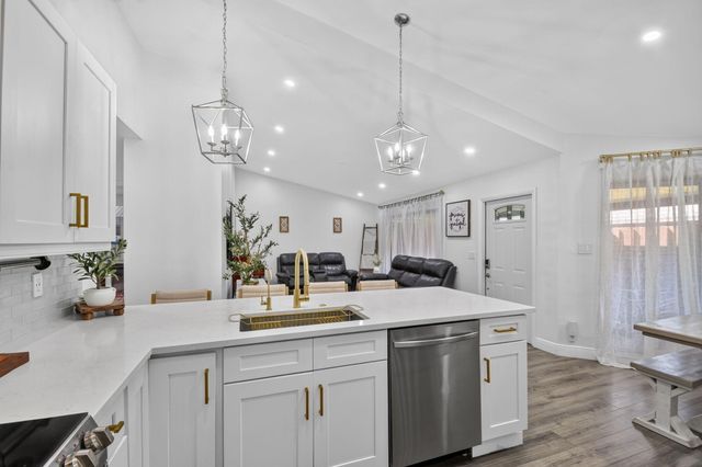 414 Springdale Circle, Palm Springs, FL 33461