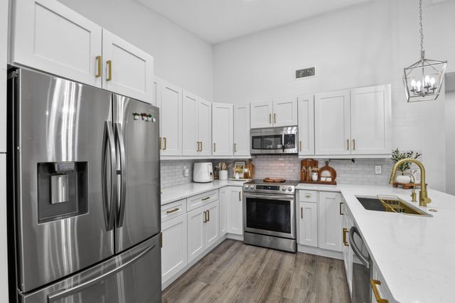 414 Springdale Circle, Palm Springs, FL 33461