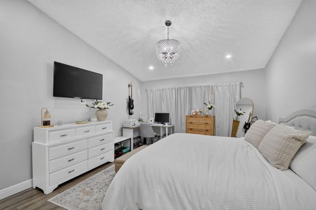 414 Springdale Circle, Palm Springs, FL 33461