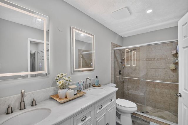 414 Springdale Circle, Palm Springs, FL 33461