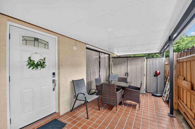 414 Springdale Circle, Palm Springs, FL 33461
