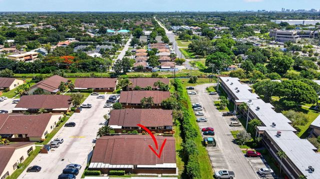 414 Springdale Circle, Palm Springs, FL 33461