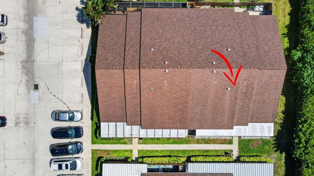 414 Springdale Circle, Palm Springs, FL 33461