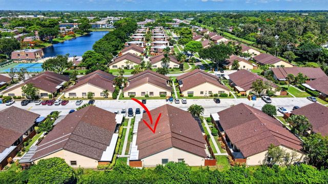 414 Springdale Circle, Palm Springs, FL 33461