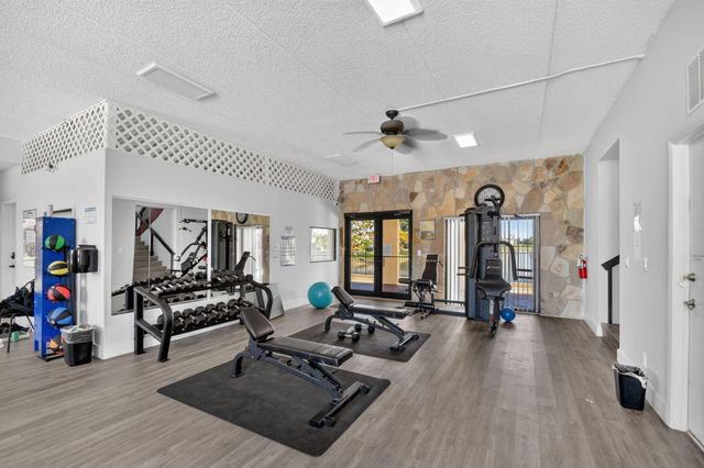414 Springdale Circle, Palm Springs, FL 33461
