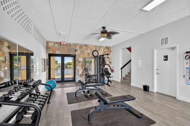 414 Springdale Circle, Palm Springs, FL 33461