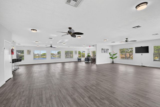 414 Springdale Circle, Palm Springs, FL 33461