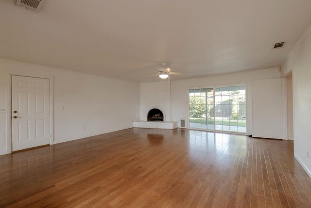 1248 W Mesa Avenue, Fresno, CA 93711