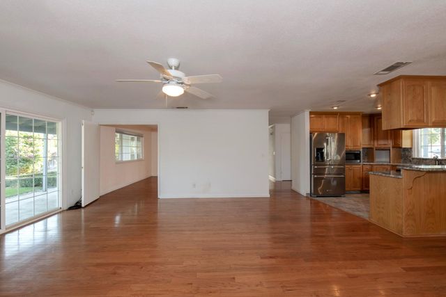 1248 W Mesa Avenue, Fresno, CA 93711