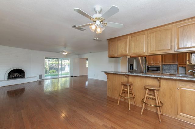 1248 W Mesa Avenue, Fresno, CA 93711