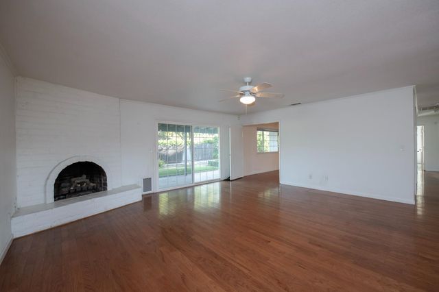 1248 W Mesa Avenue, Fresno, CA 93711