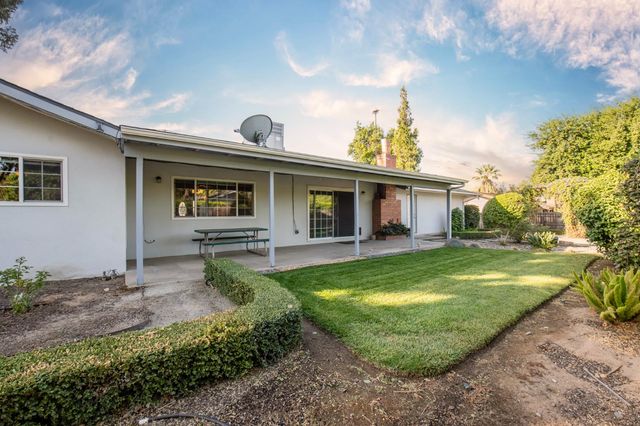 1248 W Mesa Avenue, Fresno, CA 93711