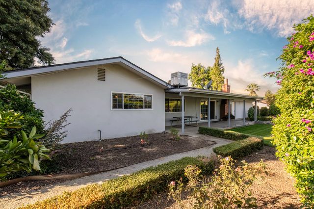 1248 W Mesa Avenue, Fresno, CA 93711