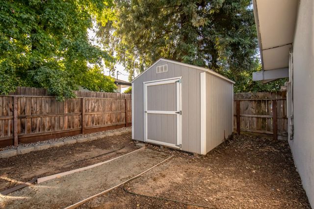 1248 W Mesa Avenue, Fresno, CA 93711