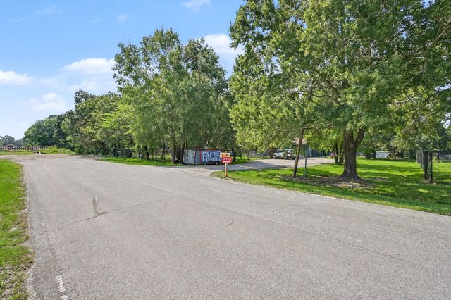 623 Lakeville Drive, Kingwood, TX 77339