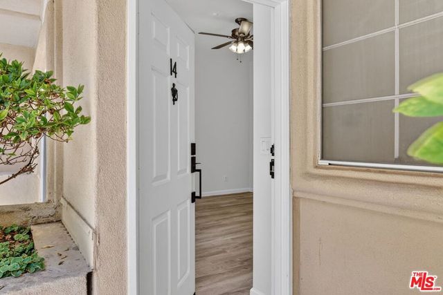 11112 La Maida Street 14, North Hollywood, CA 91601
