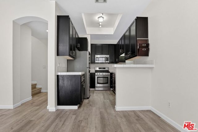 11112 La Maida Street 14, North Hollywood, CA 91601