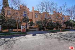 11112 La Maida Street 14, North Hollywood, CA 91601