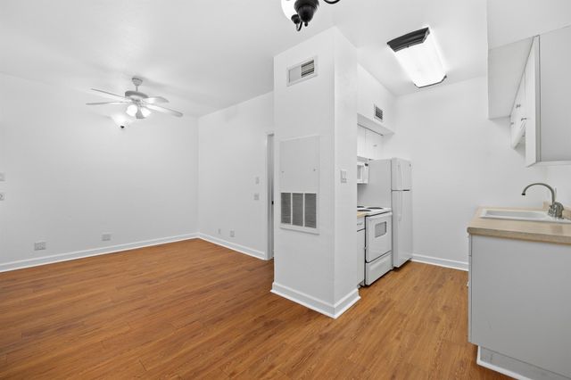 3316 Guadalupe ST 213, Austin, TX 78705