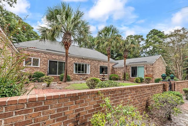 82 Cedar Ln., Myrtle Beach, SC 29572