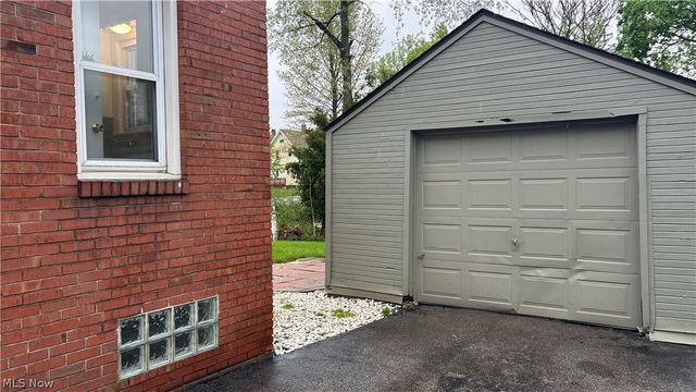 233 E Main Street, Girard, OH 44420