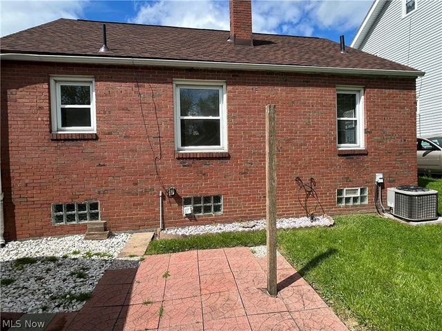 233 E Main Street, Girard, OH 44420