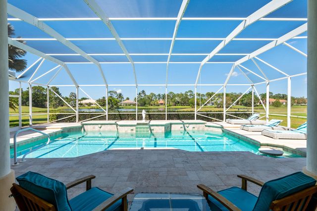 8668 Marlamoor Lane, Palm Beach Gardens, FL 33412