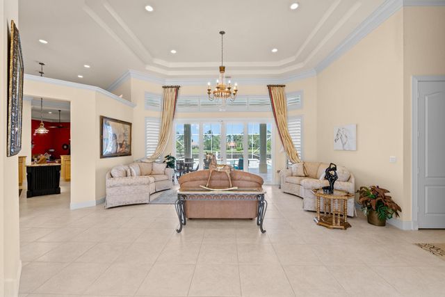 8668 Marlamoor Lane, Palm Beach Gardens, FL 33412