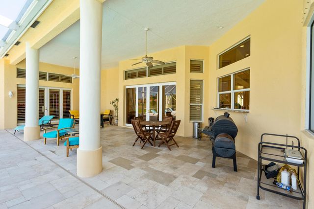 8668 Marlamoor Lane, Palm Beach Gardens, FL 33412