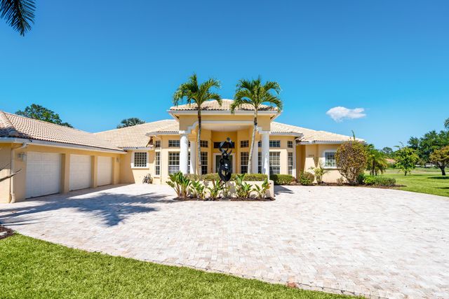 8668 Marlamoor Lane, Palm Beach Gardens, FL 33412