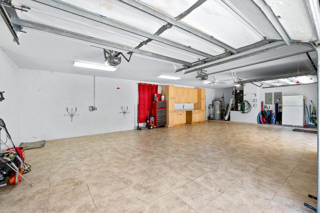 8668 Marlamoor Lane, Palm Beach Gardens, FL 33412