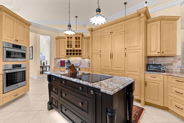 8668 Marlamoor Lane, Palm Beach Gardens, FL 33412