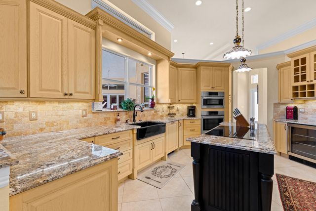8668 Marlamoor Lane, Palm Beach Gardens, FL 33412