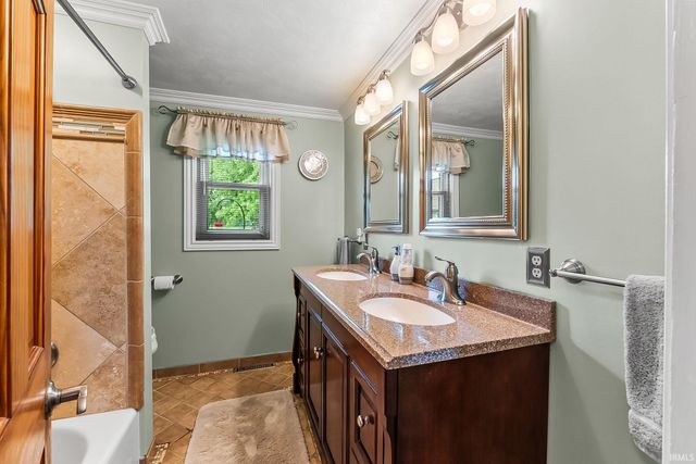 4825 W Dupont Road, Fort Wayne, IN 46818