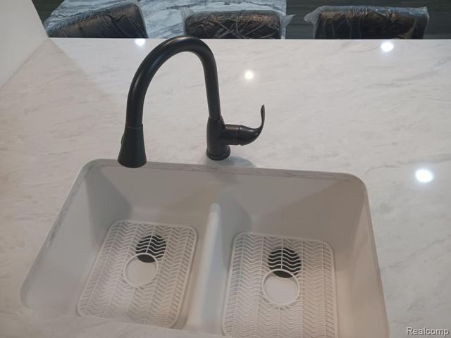 19167 ASBURY Park, Detroit, MI 48235