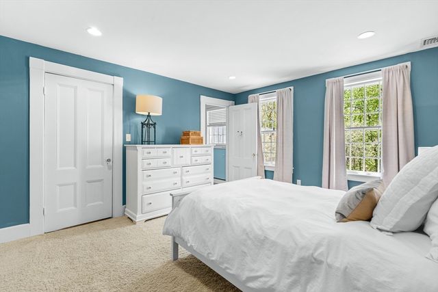 39 Church St 39, Weston, MA 02493