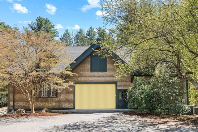 39 Church St 39, Weston, MA 02493