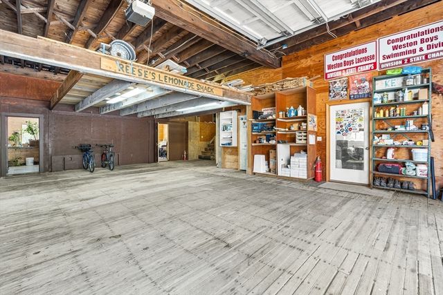 39 Church St 39, Weston, MA 02493