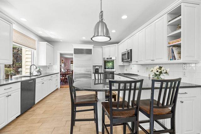 39 Church St 39, Weston, MA 02493