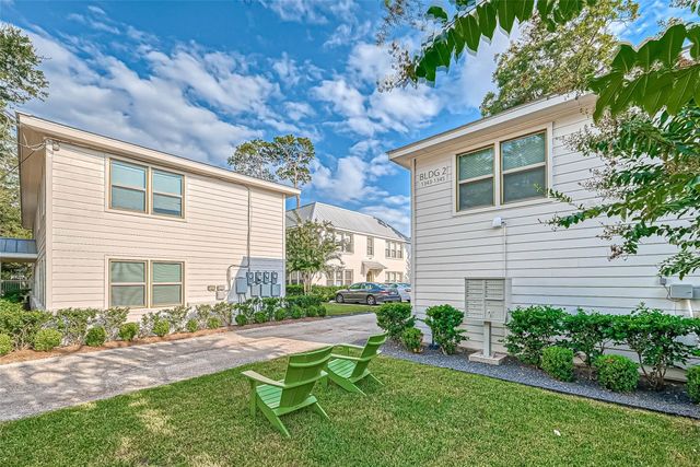 218 E 14th Street, Houston, TX 77008