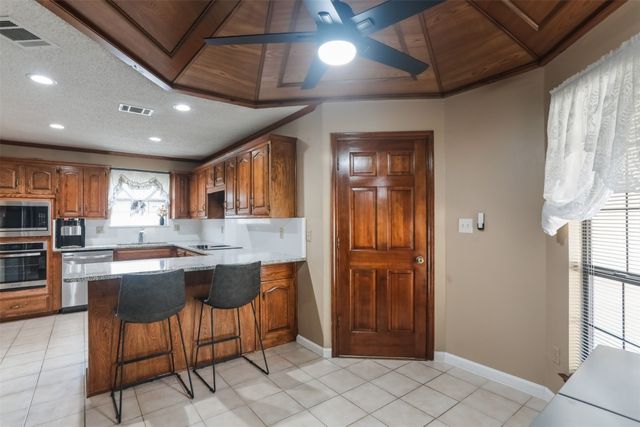 2214 Moss Trail, Garland, TX 75044