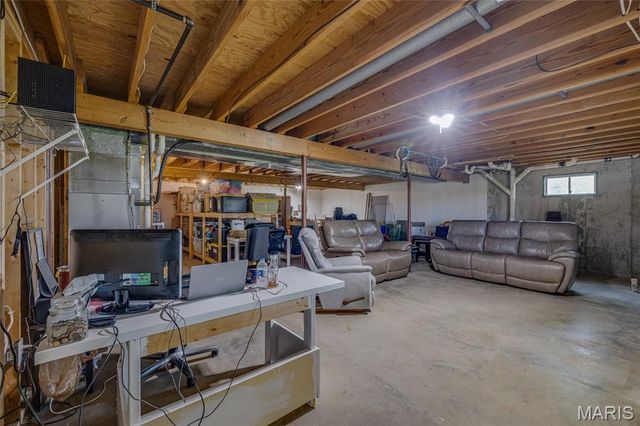 4 McClanahan Road, Farmington, MO 63640