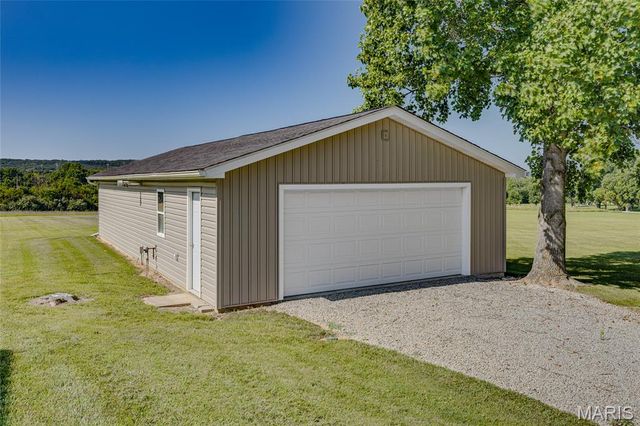 4 McClanahan Road, Farmington, MO 63640