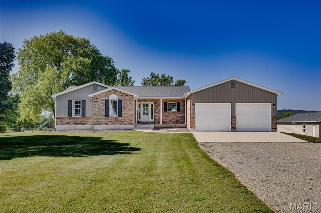 4 McClanahan Road, Farmington, MO 63640