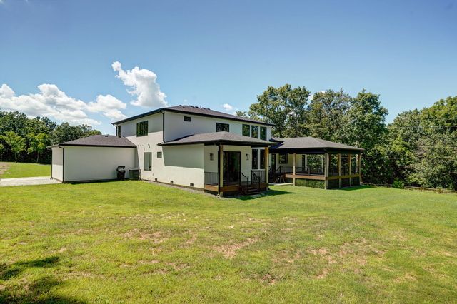 104 Walnut Hl Lane, Ozark, MO 65721