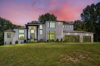 104 Walnut Hl Lane, Ozark, MO 65721