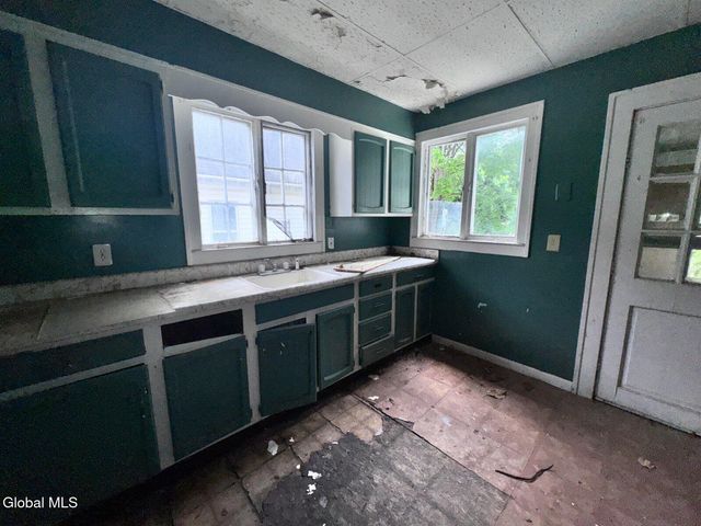 49 Van Buren Avenue, Ravena, NY 12143