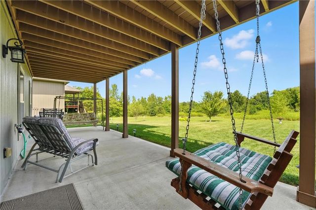 512 Sycamore Road, Greenwood, MO 64034